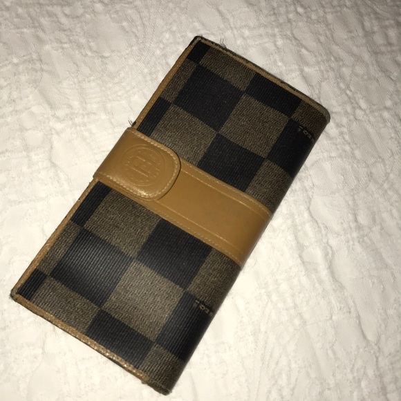 Fendi Wallet - Picture 1 of 5